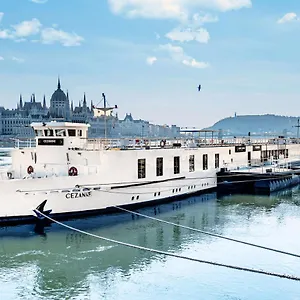 Onriver - Ms Cézanne Budapest