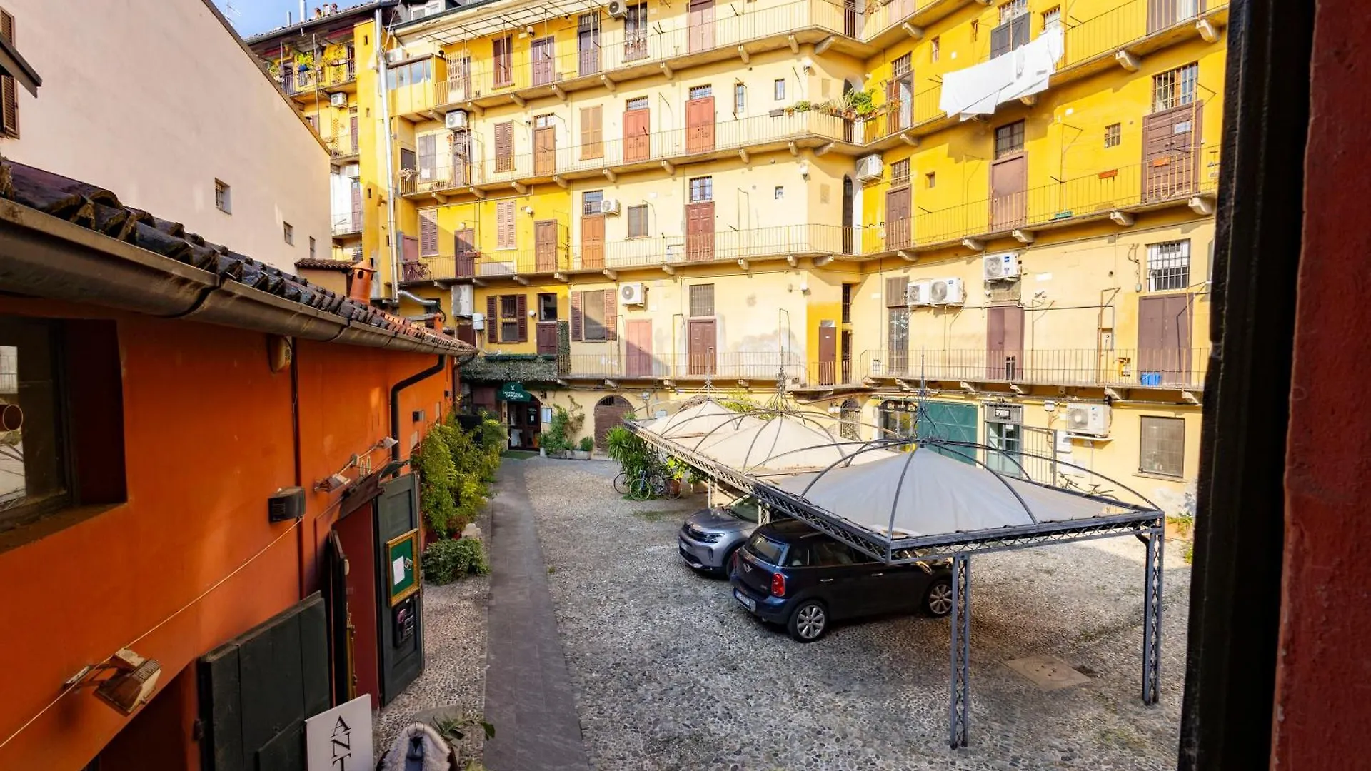 Le Corti Degli Artisti - Apartments Navigli Милан